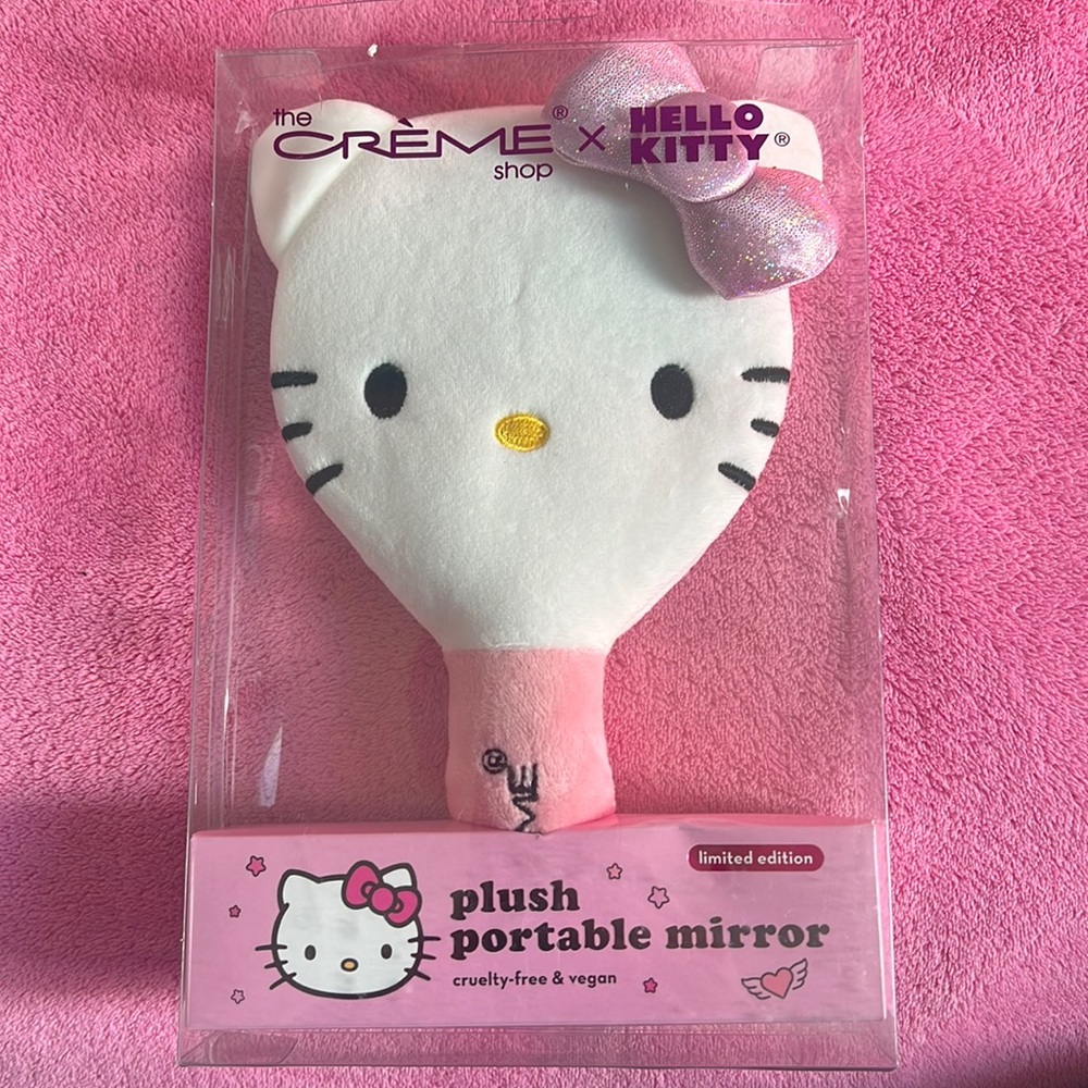the crème shop x hello kitty mirror